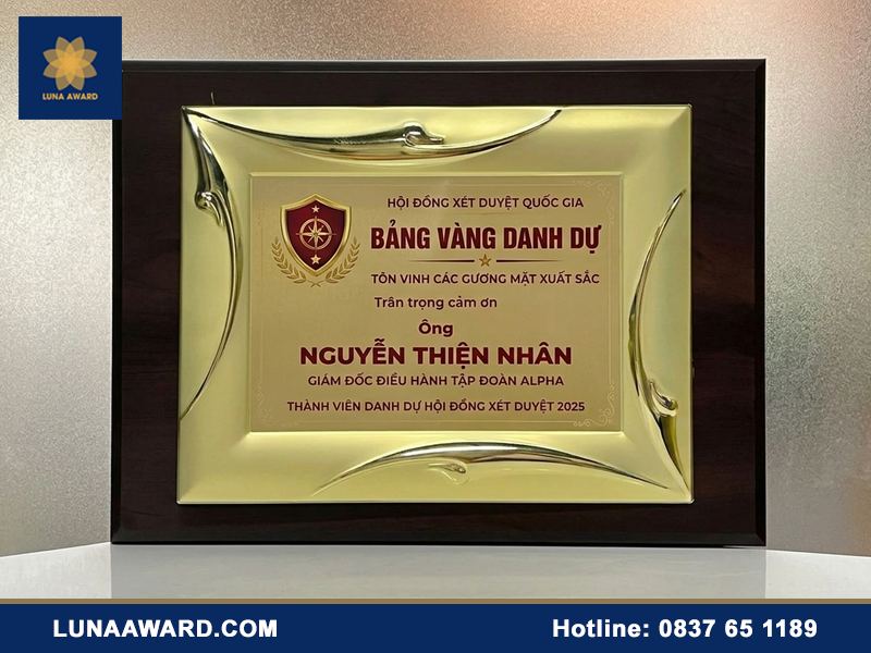 Bảng vàng vinh danh