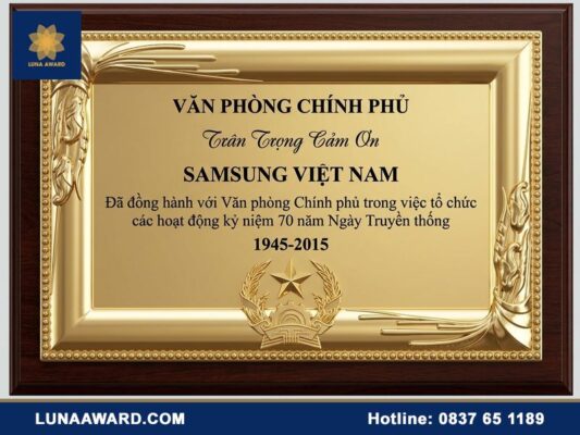 Bảng vinh danh giá bao nhiêu?