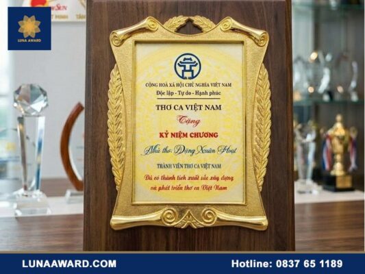 Công ty làm bảng vinh danh uy tín