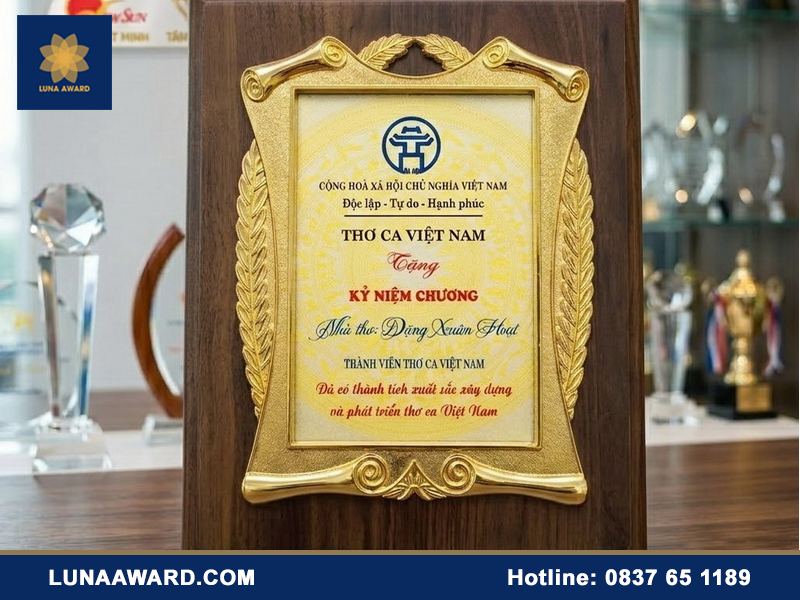 Công ty làm bảng vinh danh uy tín